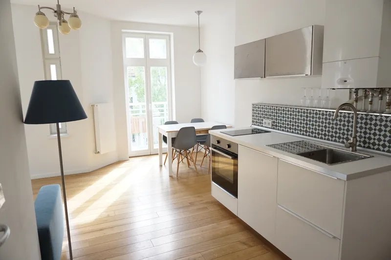Befristete Möblierte luxuriöse 2-Zimmer Wohnung mit Balkon in Berlin-Prenzlauer Berg — photo 1